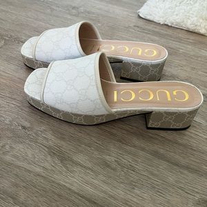 Gucci Women’s GG slide handle